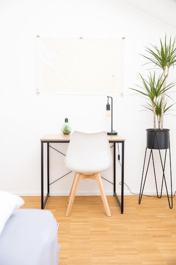Ko-Living - Captain'S Suite - Altstadt - Mit Kueche, Smart Tv & Balkon - 6P Halle  Bagian luar foto